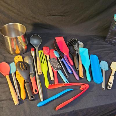 Cuisinart Accessories, Tomodachi Knives and More (K-DR)