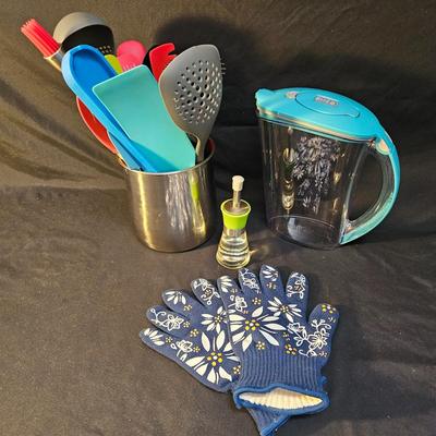 Cuisinart Accessories, Tomodachi Knives and More (K-DR)