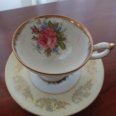 Royal Halsey tea cup & saucer