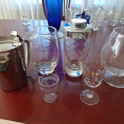 6 assorted glassware pieces