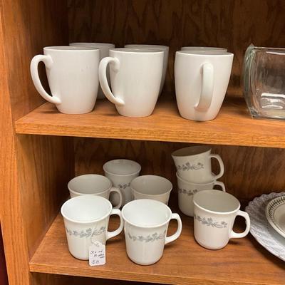 Shelf with Corelle wear Lot