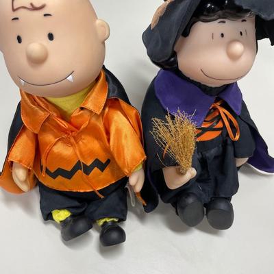 Charlie Brown Halloween decor