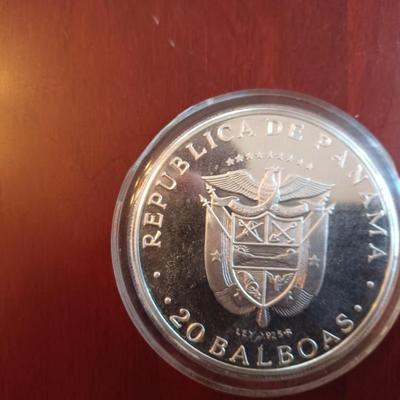3 large franklin mint collector coins