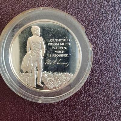 3 large franklin mint collector coins