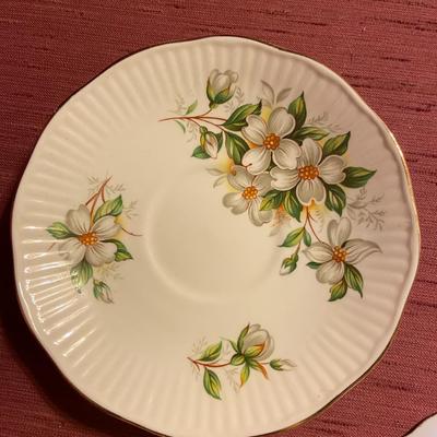 Tea Cups and Saucers Lot