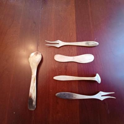 5 pc wood utensils