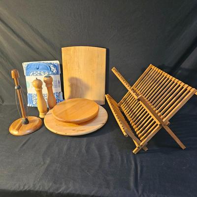 Lazy Susan's and Kitchen Linens (K-DW)