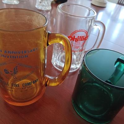 3 glass mugs