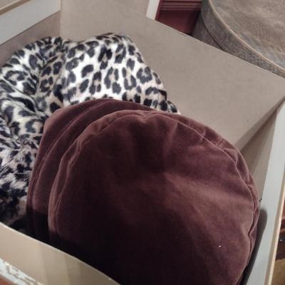 Collection of Ladies Hats and Hat Boxes (#1)