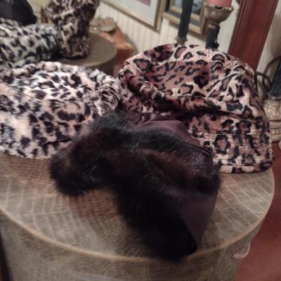 Collection of Ladies Hats and Hat Boxes (#1)