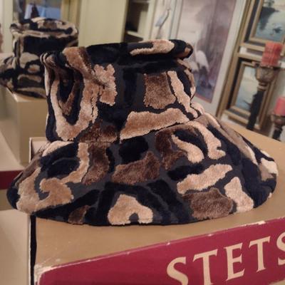 Collection of Ladies Hats and Hat Boxes (#1)