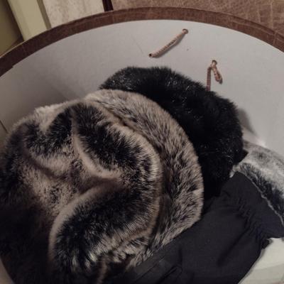 Collection of Ladies Hats and Hat Boxes (#1)