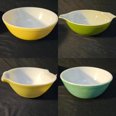 Vintage Pyrex, FireKing and Glassbake Bowls (K-DW)