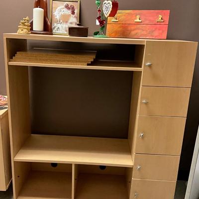 Desk and Hutch Lot