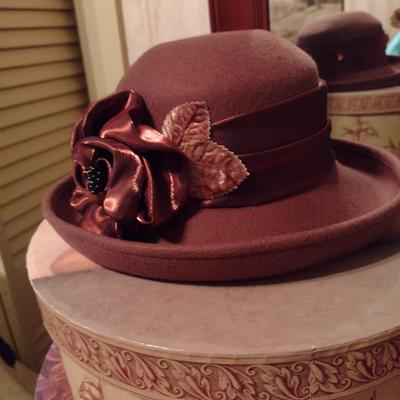 Collection of Ladies Hats and Hat Boxes (#3)