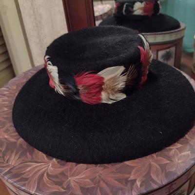 Collection of Ladies Hats and Hat Boxes (#3)