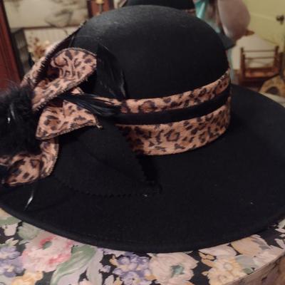Collection of Ladies Hats and Hat Boxes (#3)