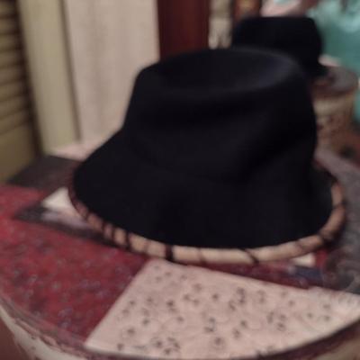 Collection of Ladies Hats and Hat Boxes (#4)