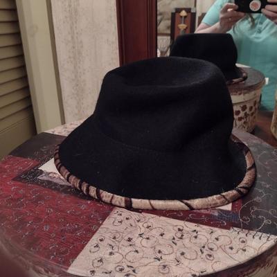 Collection of Ladies Hats and Hat Boxes (#4)