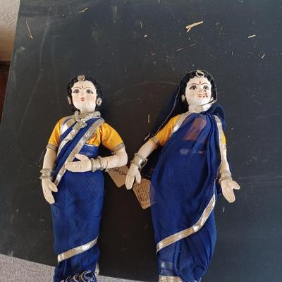 2 ladys indian sari