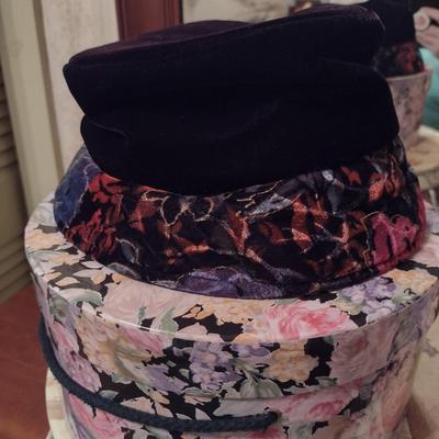 Collection of Ladies Hats and Hat Boxes (#5)