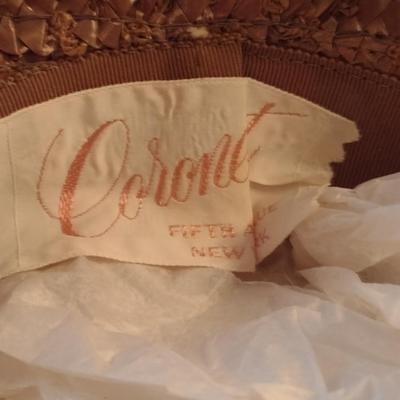 Collection of Ladies Hats and Hat Boxes (#6)