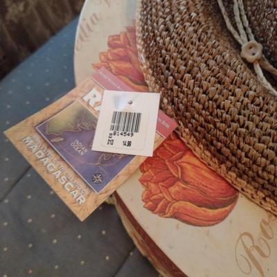 Collection of Ladies Hats and Hat Boxes (#6)