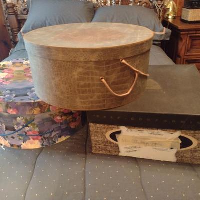 Collection of Ladies Hats and Hat Boxes (#7)