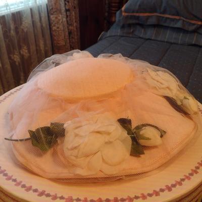 Collection of Ladies Hats and Hat Boxes (#8)