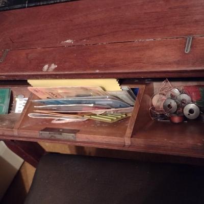 Vintage Singer Sewing Machine with Cabinet and Bench