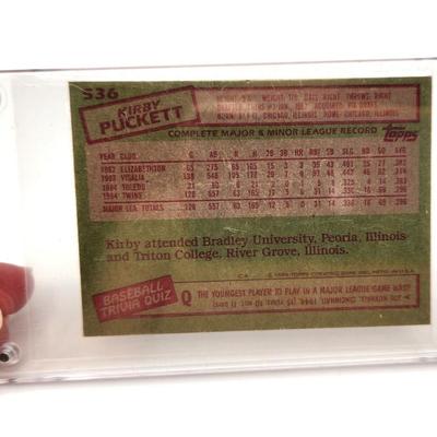 Lot #104S Kirby Pucket Rookie Baseball Card in Case