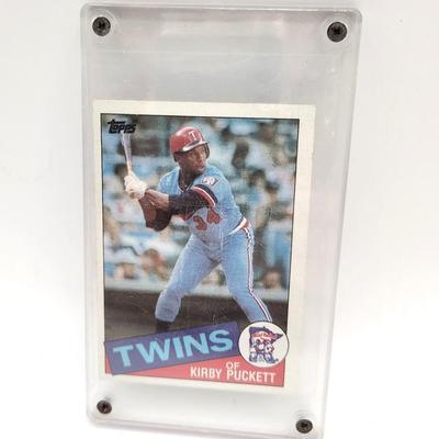 Lot #104S Kirby Pucket Rookie Baseball Card in Case