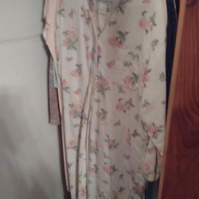 Collection of Ladies Clothing and Shoes (C)