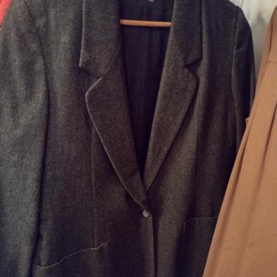 Collection of Ladies Clothing and Shoes (C)