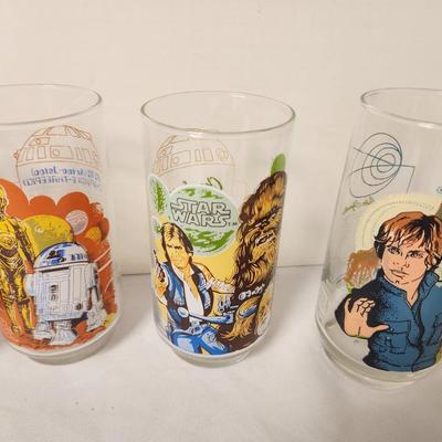 Lot #108 Lot of 5 Vintage STAR WARS Glasses - Burger King 1977 - 1 from 1980