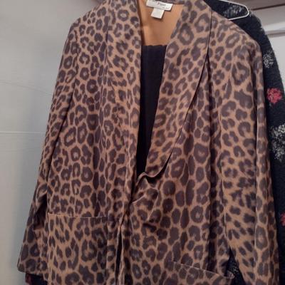 Large Collection of Ladies Clothing and Shoes (B)