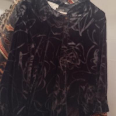 Large Collection of Ladies Clothing and Shoes (B)