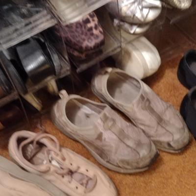 Large Collection of Ladies Clothing and Shoes (B)