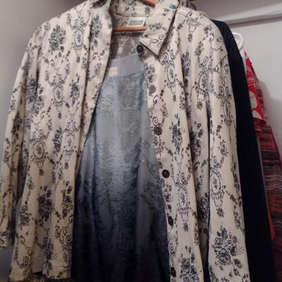 Large Collection of Ladies Clothing and Shoes (B)