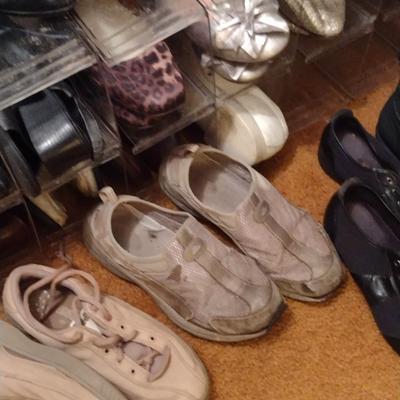 Large Collection of Ladies Clothing and Shoes (B)