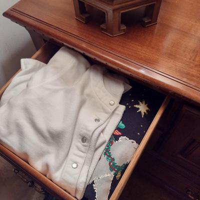 Large Collection of Ladies Clothing and Shoes (B)