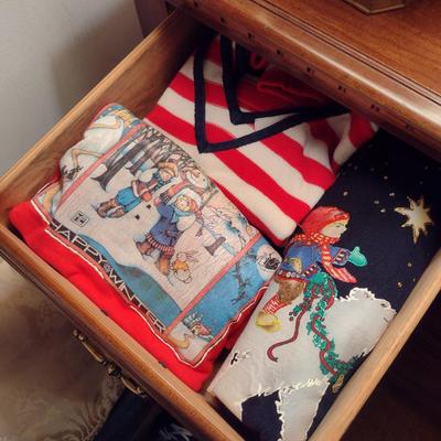 Large Collection of Ladies Clothing and Shoes (B)