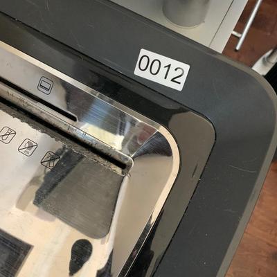 Staples Titanium Cutter Paper Shredder