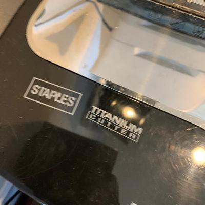 Staples Titanium Cutter Paper Shredder