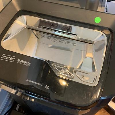 Staples Titanium Cutter Paper Shredder
