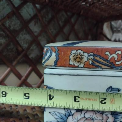 Painted Floral Design Porcelain Box with Lid