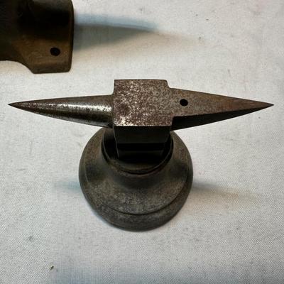 Small Anvil Lot