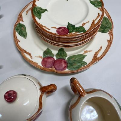 Franciscan plates and creamer set with Diamond cups