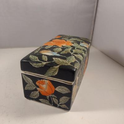 Painted Rose Design Porcelain Decorative Box with Lid