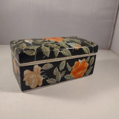 Painted Rose Design Porcelain Decorative Box with Lid